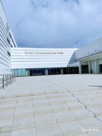 ROYCE' CACAO & CHOCOLATE TOWN / ロイズタウン駅近く ロイズチョコレート直営店 (2022/3/1 Open)